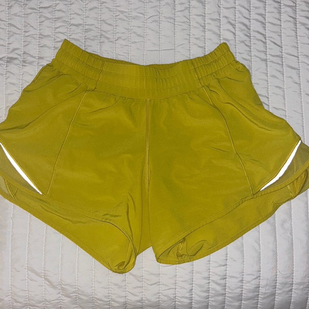 Lululemon Hotty Hot shorts - size 4